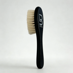 L3VEL3 BRISTLE CLIPPER BRUSH